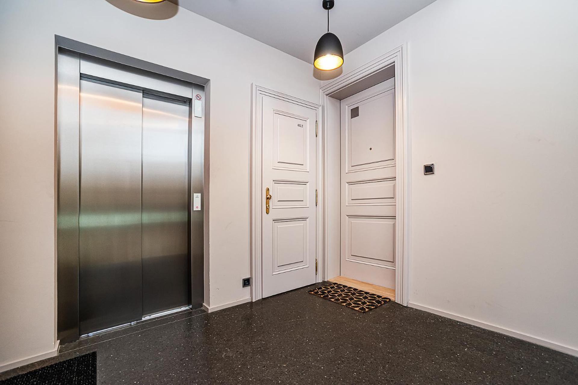 Stunning Designer With Terrace Apartment *